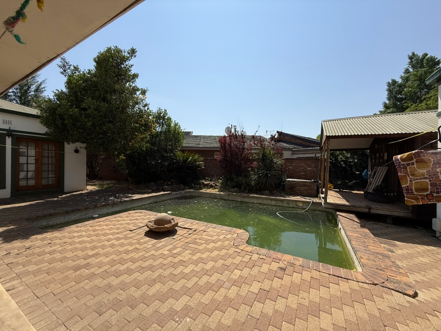 4 Bedroom Property for Sale in Oewersig North West